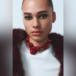 Zara pack of 2 jeweled red satin roses necklaces